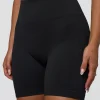 11068-surge-seamless-high-rise-6-short-black-7.webp Surge Seamless High-Rise 6" Short - Black