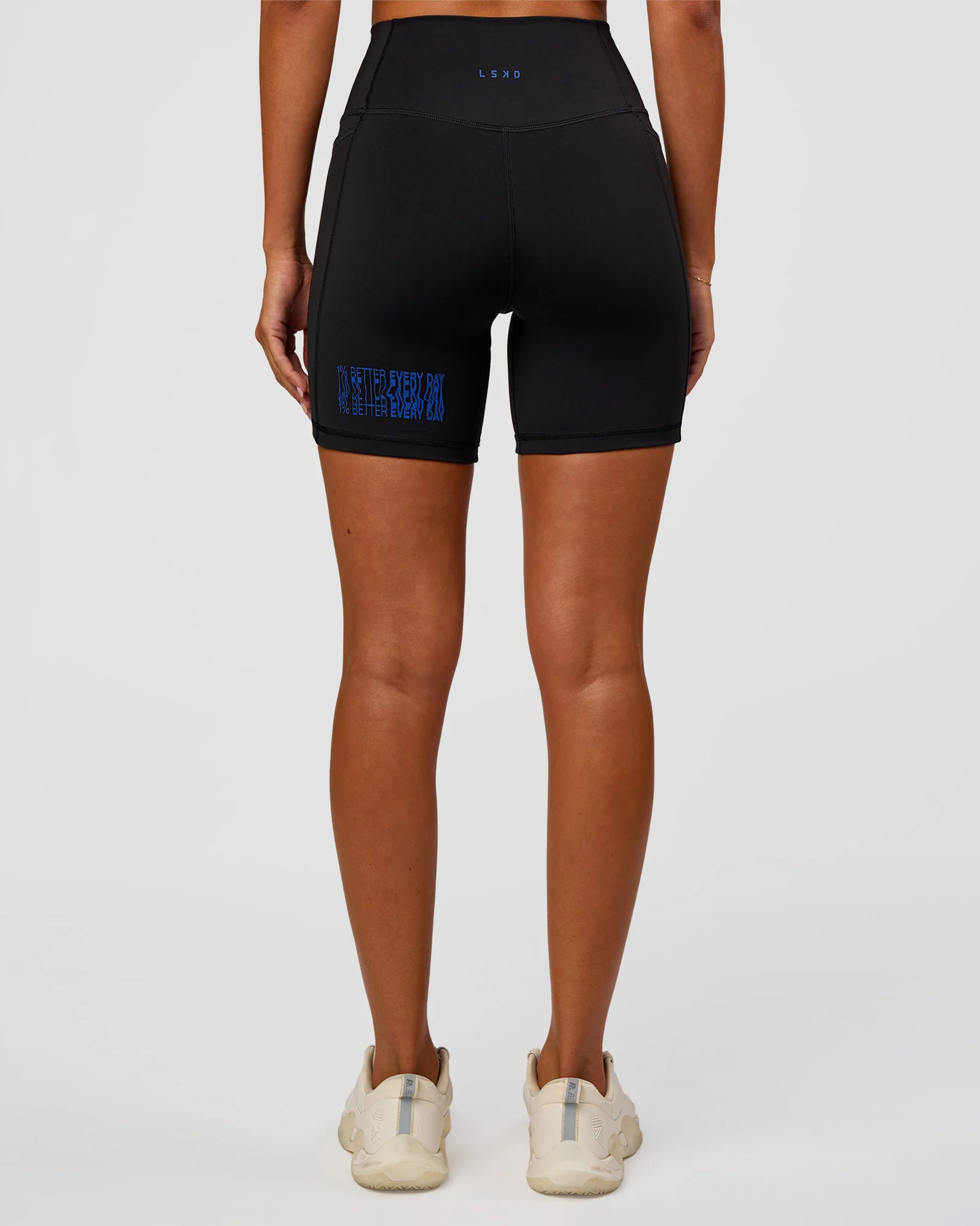 11095-fusion-hype-graphic-ultra-high-rise-6-short-pockets-black-electric-indigo-7.webp Fusion Hype Graphic Ultra High-Rise 6" Short Pockets - Black-Electric Indigo