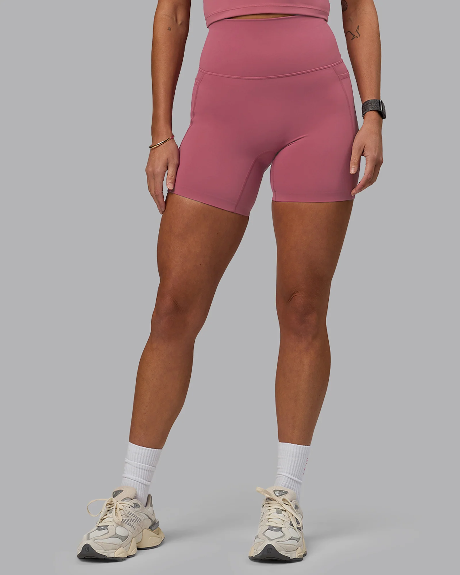 11104-elixir-ultra-high-rise-6-short-pockets-mauve-haze-1.webp Elixir Ultra High-Rise 6" Short Pockets - Mauve Haze