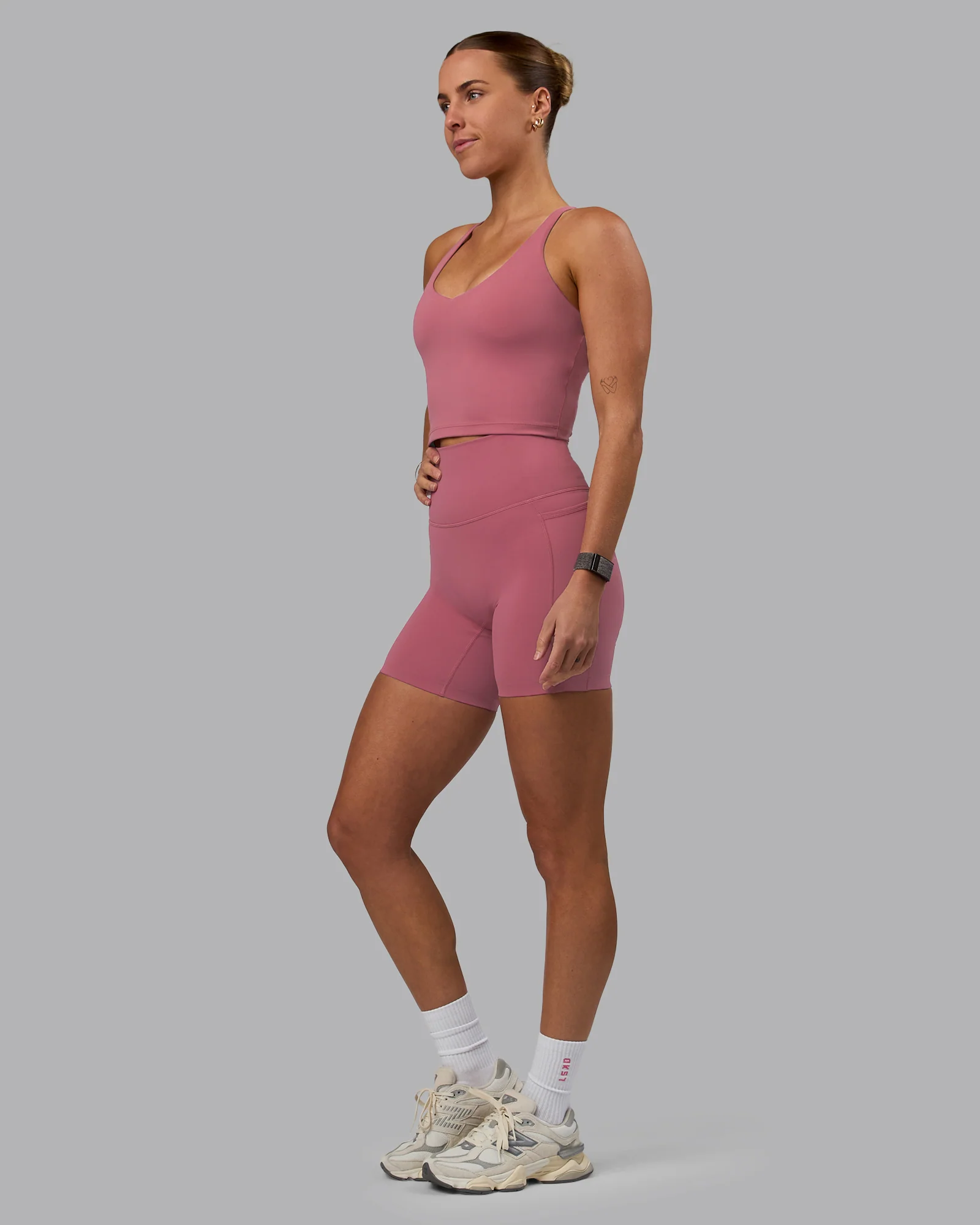 11104-elixir-ultra-high-rise-6-short-pockets-mauve-haze-3.webp Elixir Ultra High-Rise 6" Short Pockets - Mauve Haze