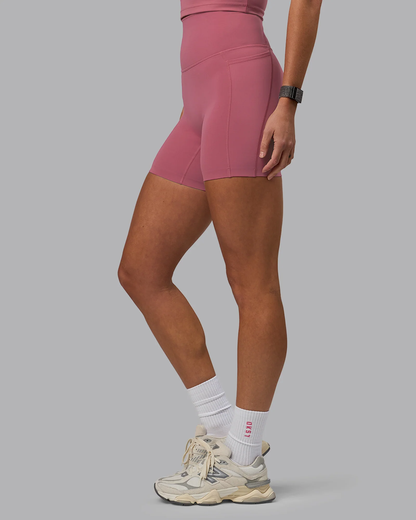 11104-elixir-ultra-high-rise-6-short-pockets-mauve-haze-6.webp Elixir Ultra High-Rise 6" Short Pockets - Mauve Haze