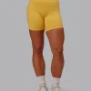 Fusion Ultra High-Rise 6" Short - Banana Cream