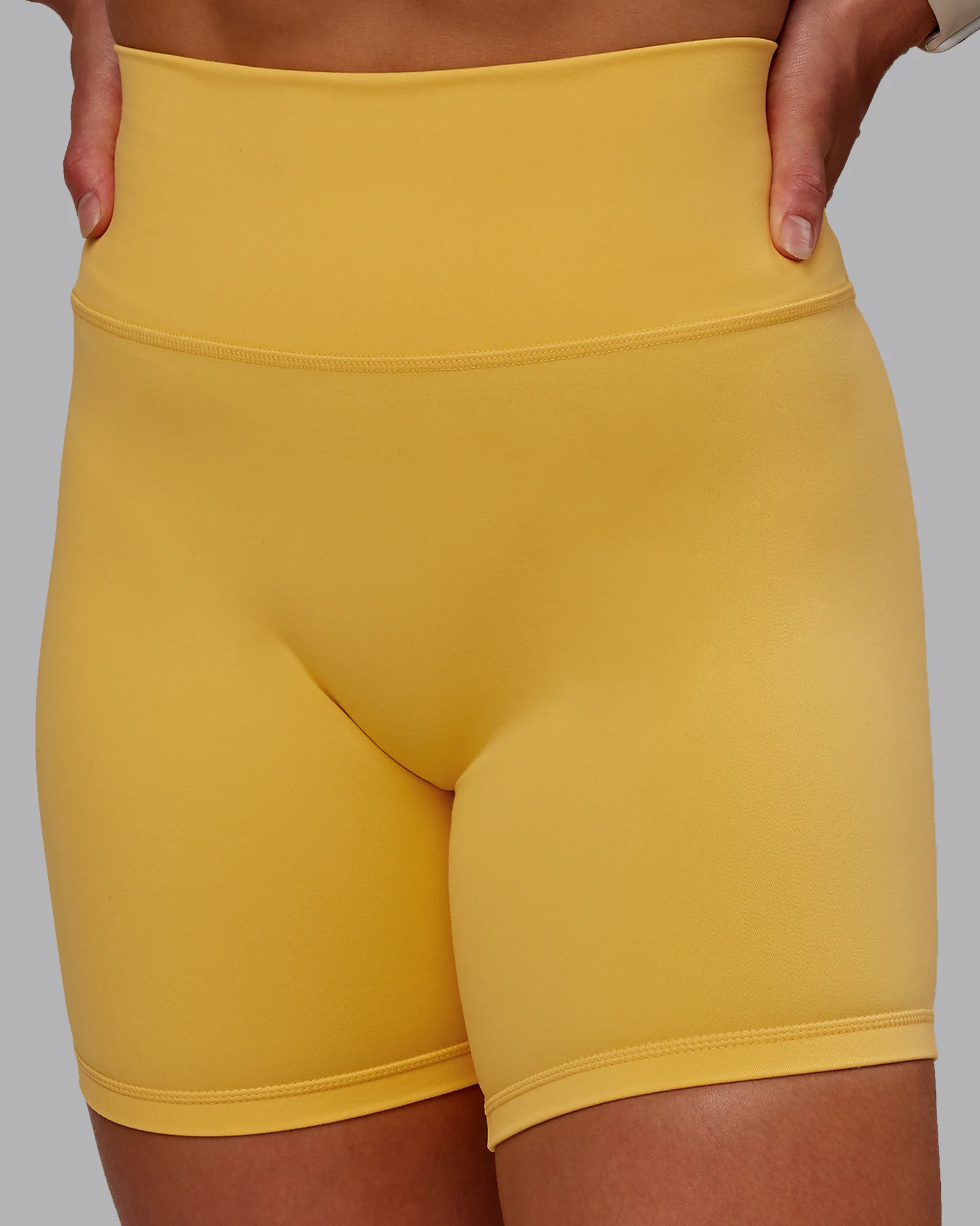 Fusion Ultra High-Rise 6" Short - Banana Cream