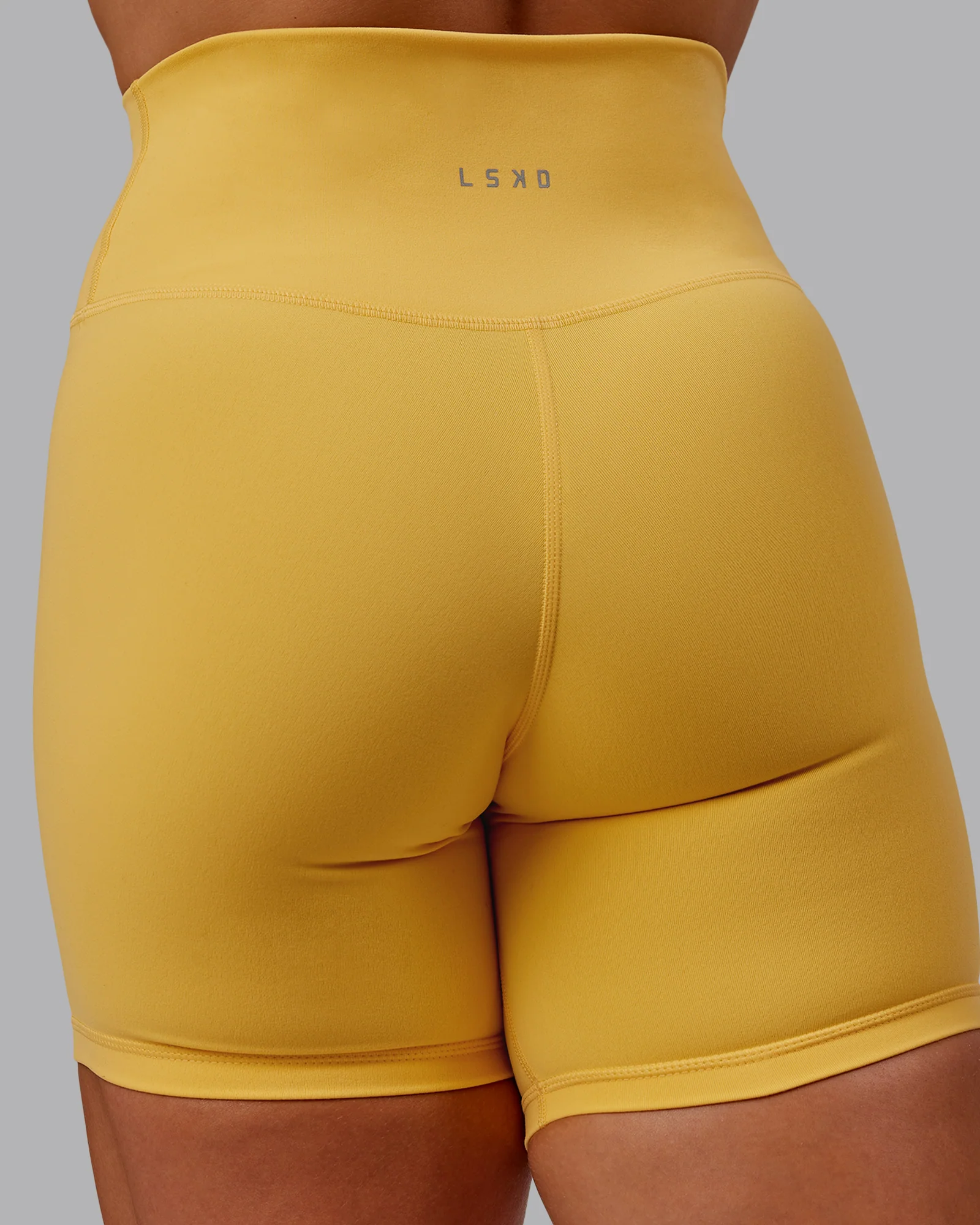 Fusion Ultra High-Rise 6" Short - Banana Cream