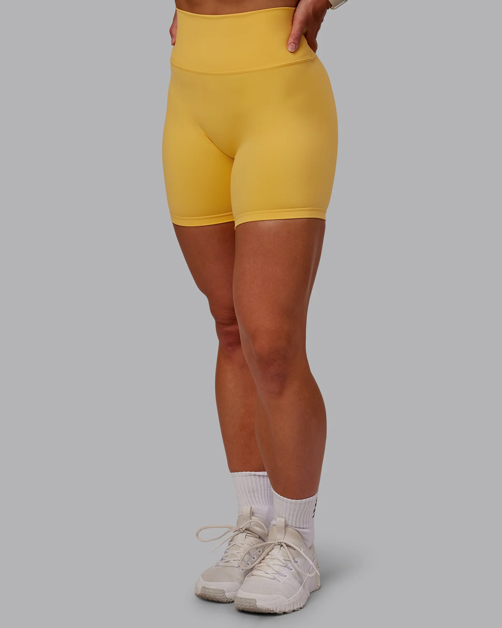 Fusion Ultra High-Rise 6" Short - Banana Cream