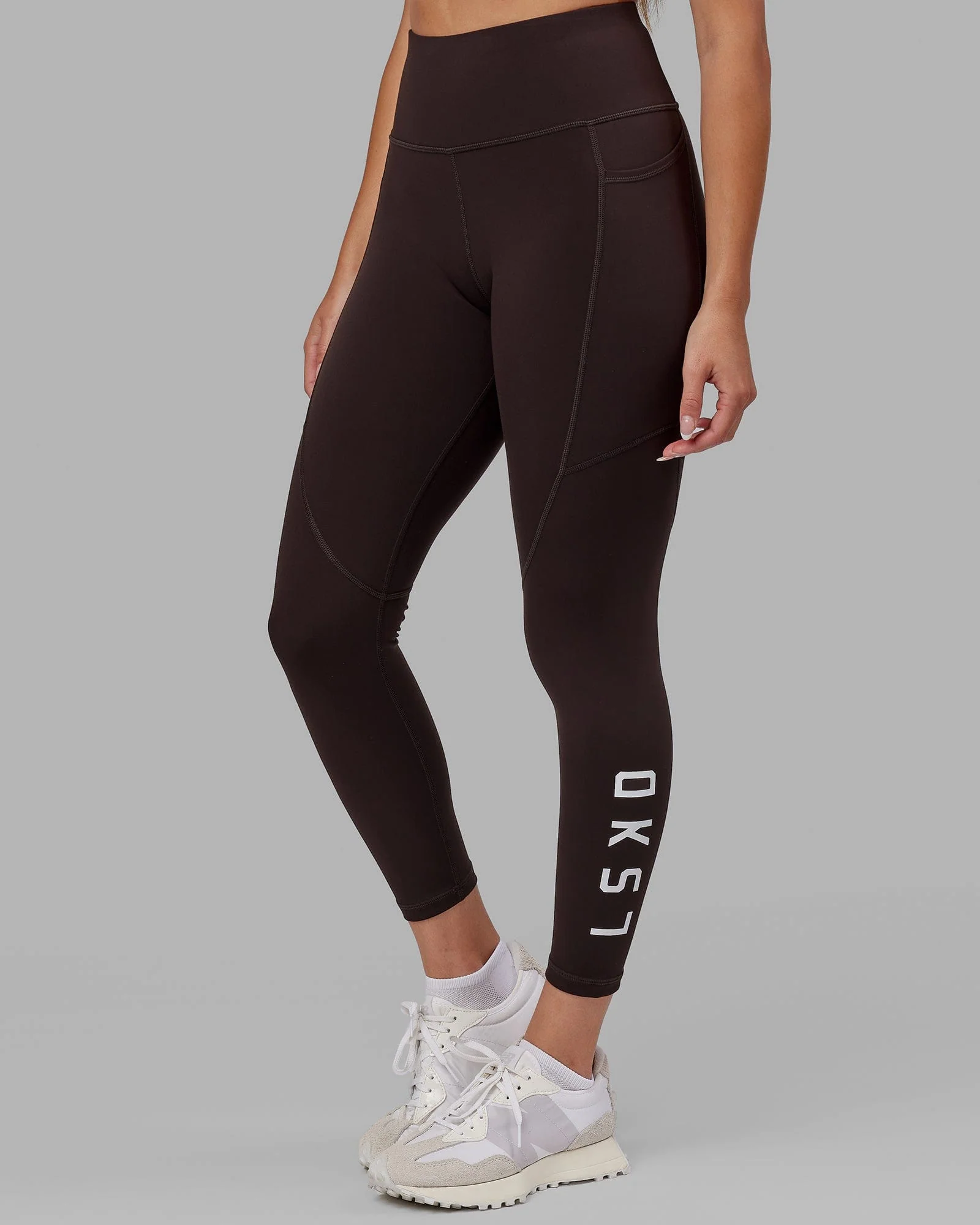 11239-rep-ultra-high-rise-7-8-legging-pockets-dark-walnut-2.webp Rep Ultra High-Rise 7/8 Legging Pockets - Dark Walnut