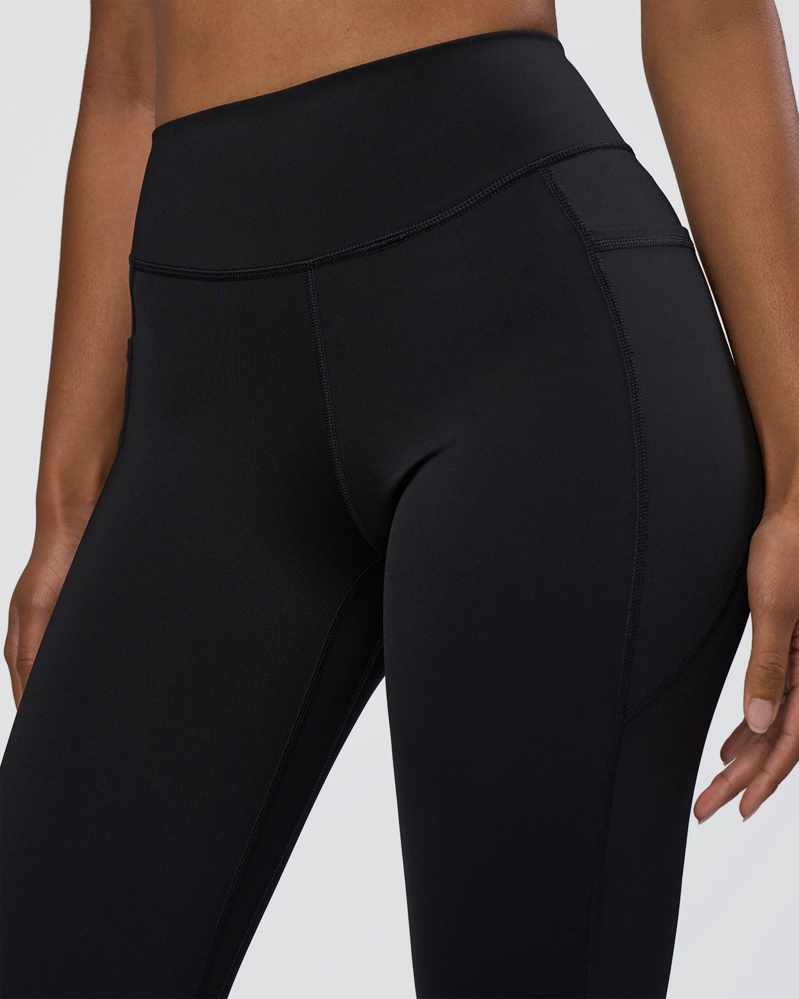 11293-elite-high-rise-7-8-legging-pockets-black-3.webp Elite High-Rise 7/8 Legging Pockets - Black