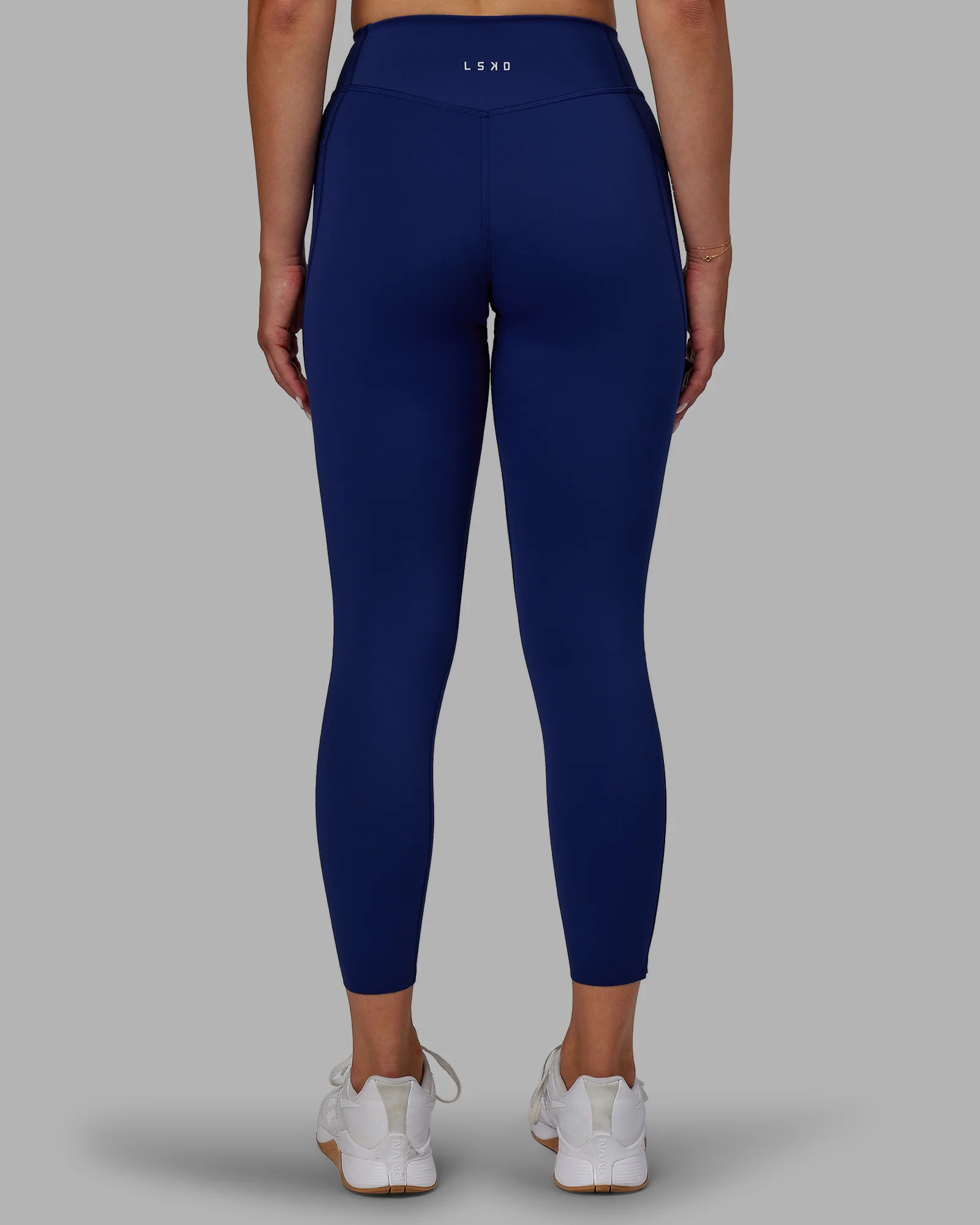 11302-elite-high-rise-7-8-legging-pockets-midnight-blue-4.webp Elite High-Rise 7/8 Legging Pockets - Midnight Blue
