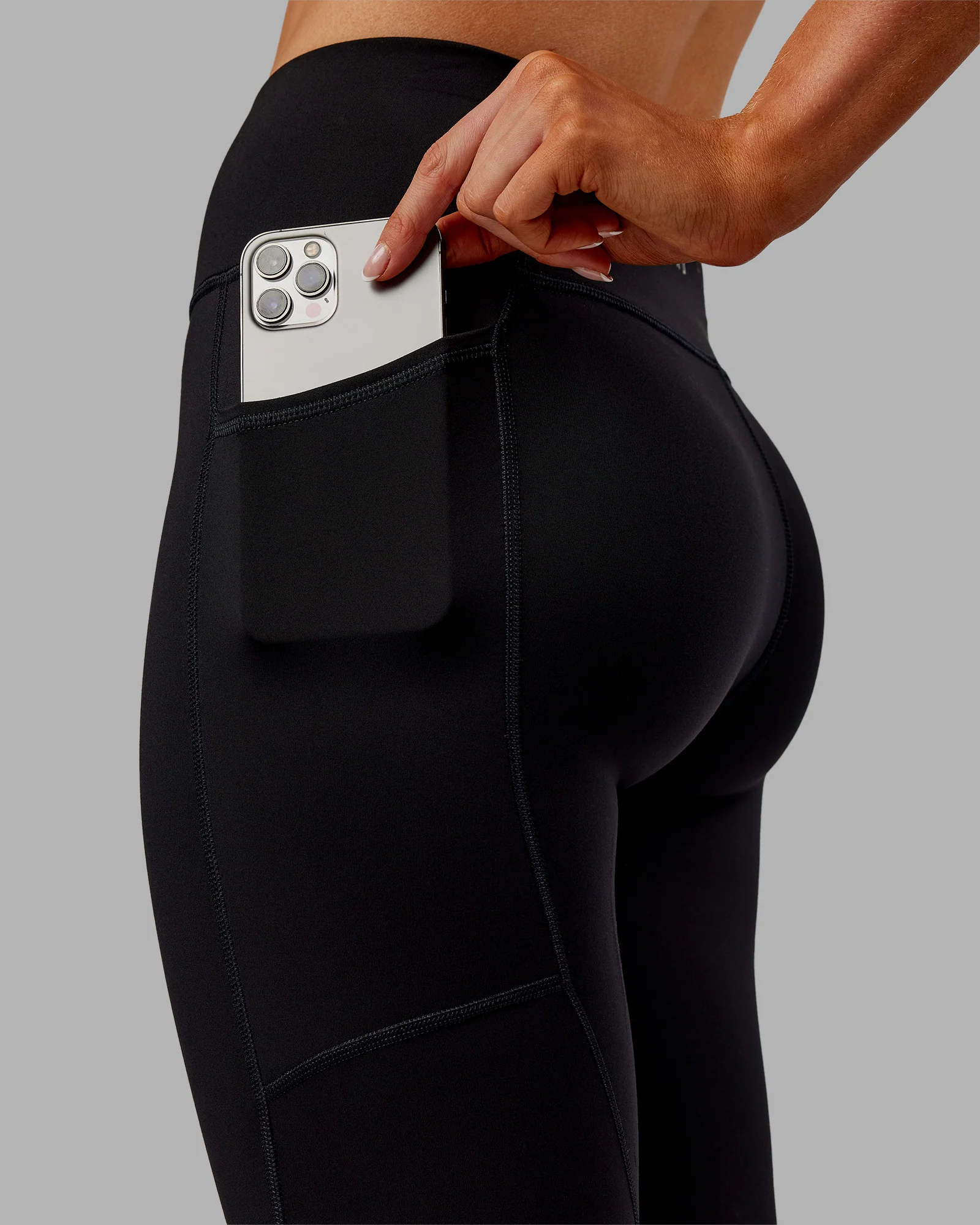 11311-rep-ultra-high-rise-7-8-legging-pockets-black-ultra-orange-6.webp Rep Ultra High-Rise 7/8 Legging Pockets - Black-Ultra Orange