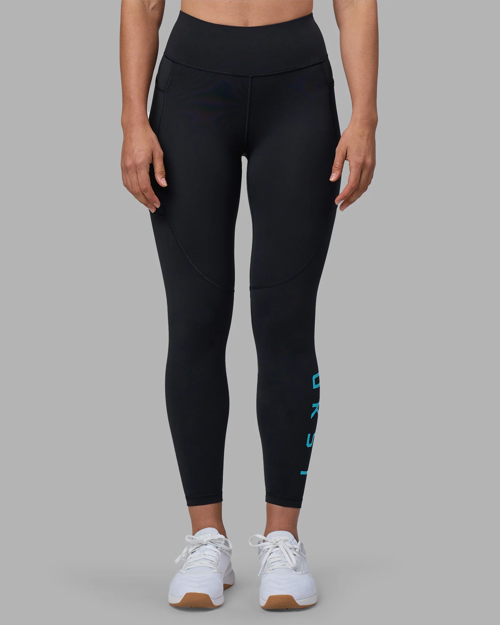 11329-rep-ultra-high-rise-7-8-legging-pockets-black-blue-atoll-7.webp Rep Ultra High-Rise 7/8 Legging Pockets - Black-Blue Atoll