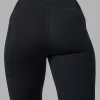 11329-rep-ultra-high-rise-7-8-legging-pockets-black-blue-atoll-9.webp Rep Ultra High-Rise 7/8 Legging Pockets - Black-Blue Atoll