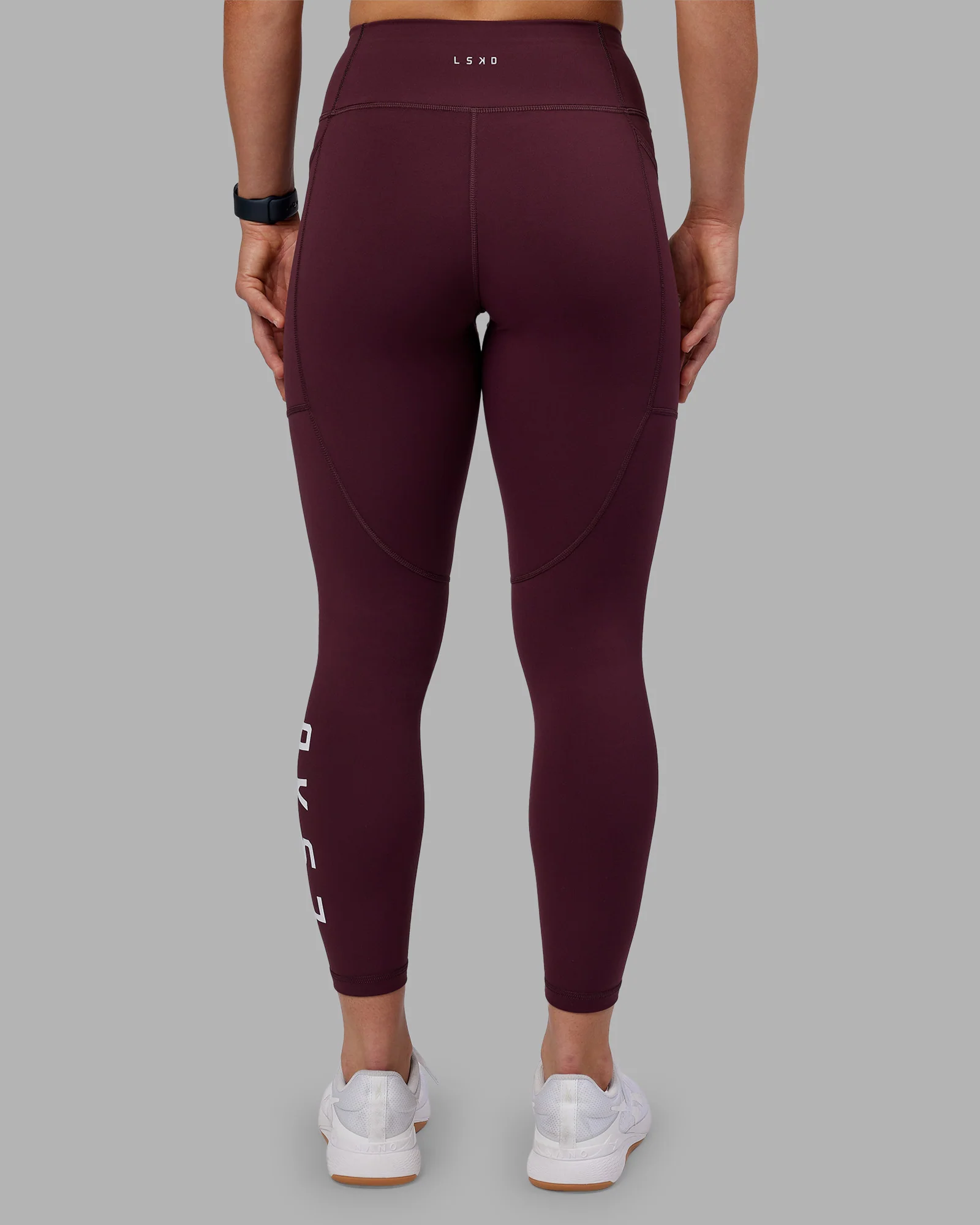 11338-rep-ultra-high-rise-7-8-legging-pockets-cherry-lacquer-white-4.webp Rep Ultra High-Rise 7/8 Legging Pockets - Cherry Lacquer-White