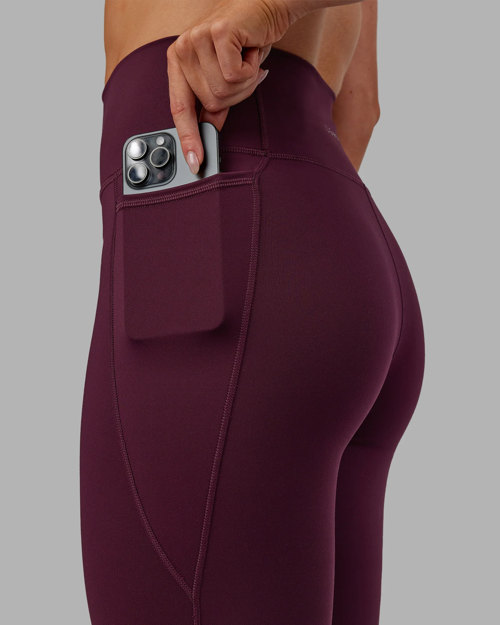 11365-fusion-ultra-high-rise-7-8-legging-pockets-cherry-lacquer-3.webp Fusion Ultra High-Rise 7/8 Legging Pockets - Cherry Lacquer
