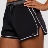 1138-accelerate-3-reflective-high-rise-running-short-black-reflective-5.webp Accelerate 3" Reflective High-Rise Running Short - Black-Reflective