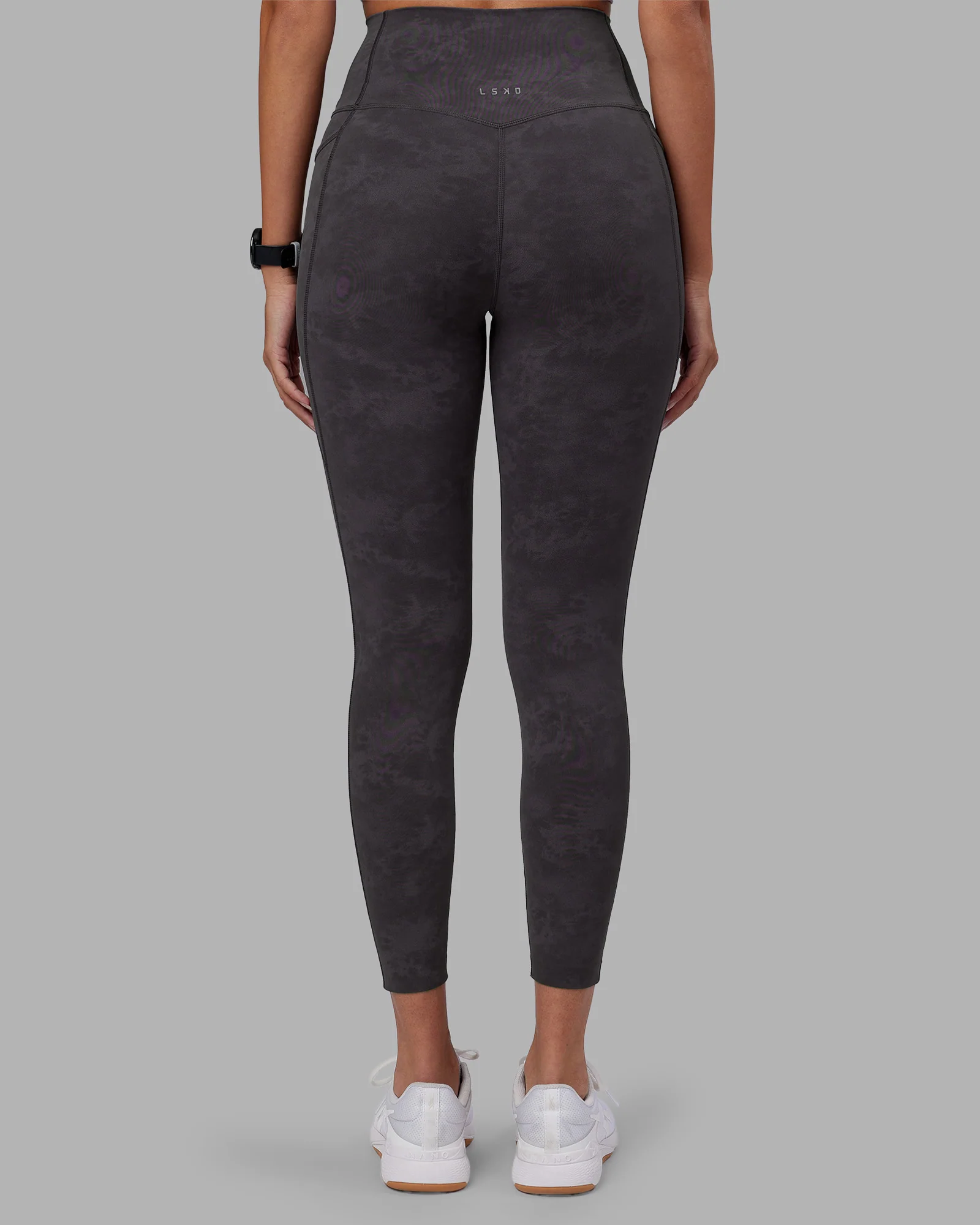 11410-elixir-ultra-high-rise-7-8-legging-pockets-dark-storm-wash-4.webp Elixir Ultra High-Rise 7/8 Legging Pockets - Dark Storm Wash