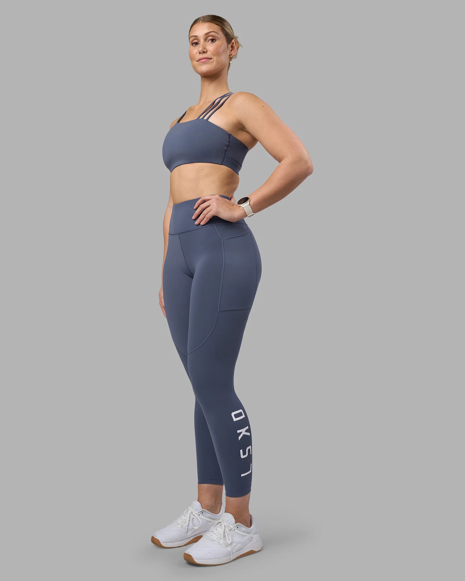 11455-rep-ultra-high-rise-7-8-legging-pockets-night-shadow-white-5.webp Rep Ultra High-Rise 7/8 Legging Pockets - Night Shadow-White