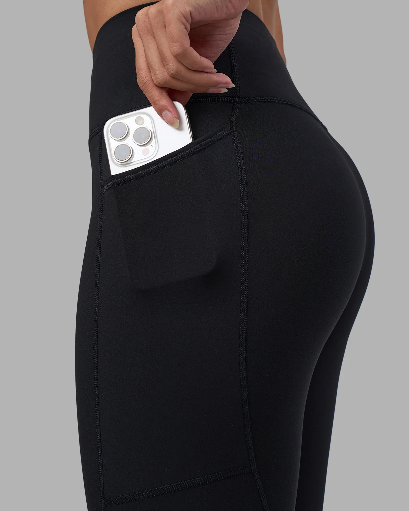 11464-rep-ultra-high-rise-7-8-legging-pockets-black-power-cobalt-3.webp Rep Ultra High-Rise 7/8 Legging Pockets - Black-Power Cobalt