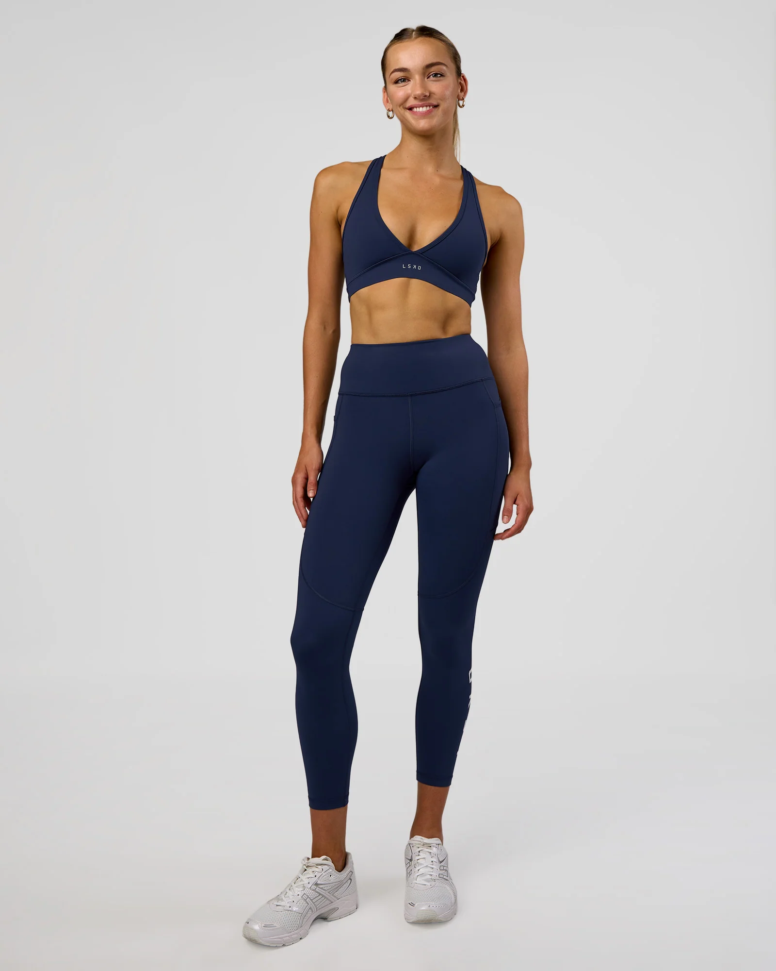 11473-rep-ultra-high-rise-7-8-legging-pockets-future-navy-white-2.webp Rep Ultra High-Rise 7/8 Legging Pockets - Future Navy-White