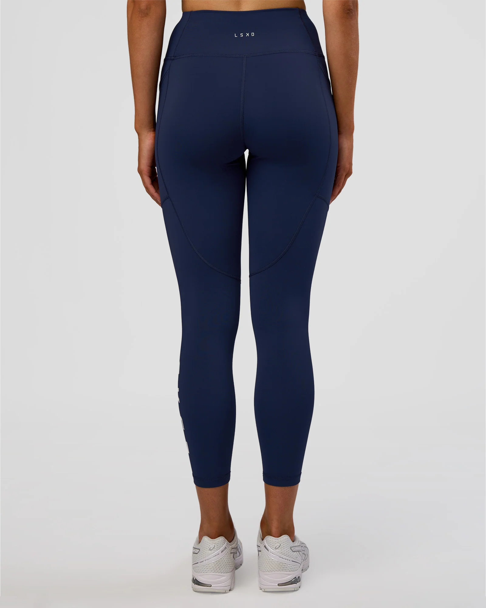 11473-rep-ultra-high-rise-7-8-legging-pockets-future-navy-white-4.webp Rep Ultra High-Rise 7/8 Legging Pockets - Future Navy-White