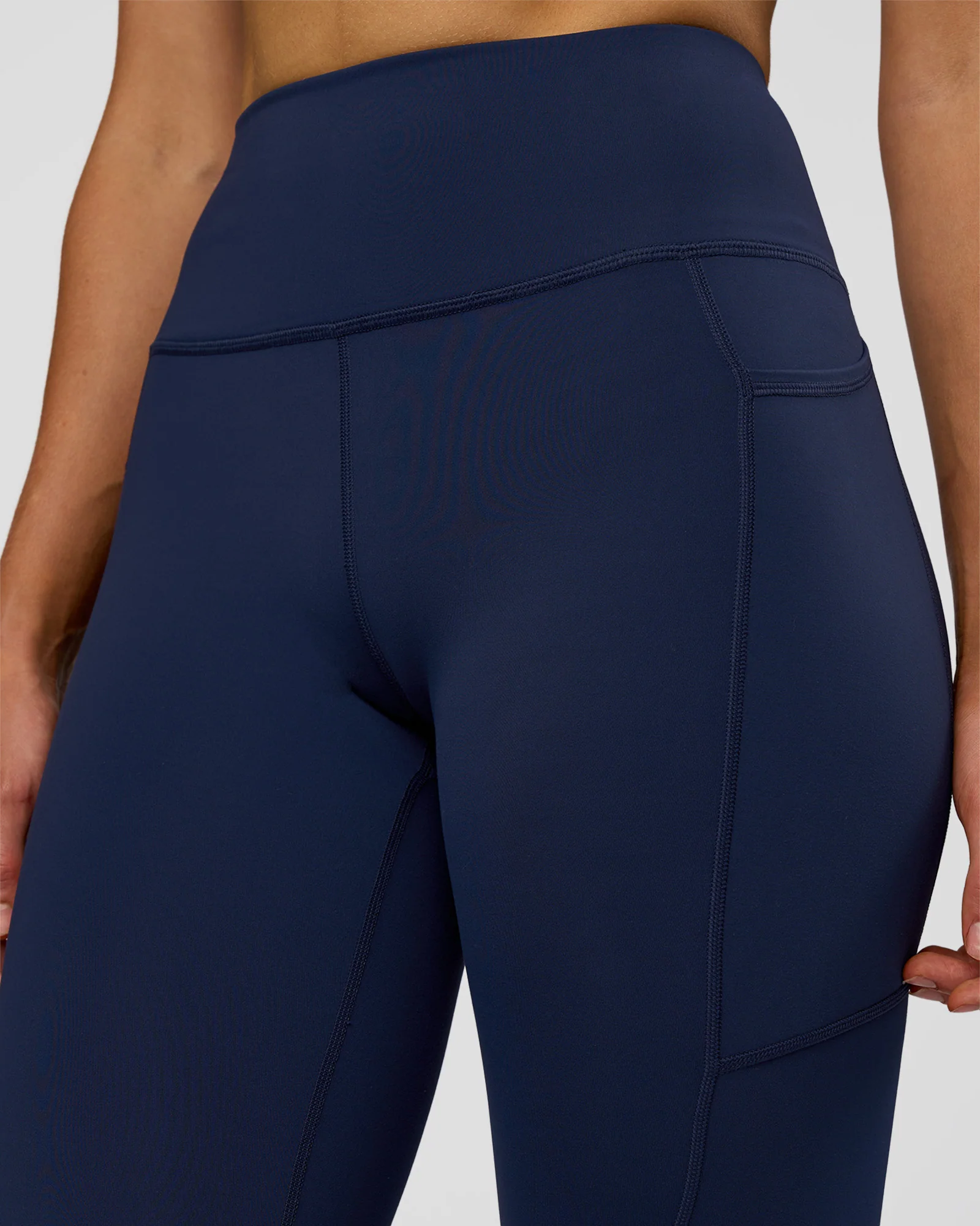 11473-rep-ultra-high-rise-7-8-legging-pockets-future-navy-white-8.webp Rep Ultra High-Rise 7/8 Legging Pockets - Future Navy-White
