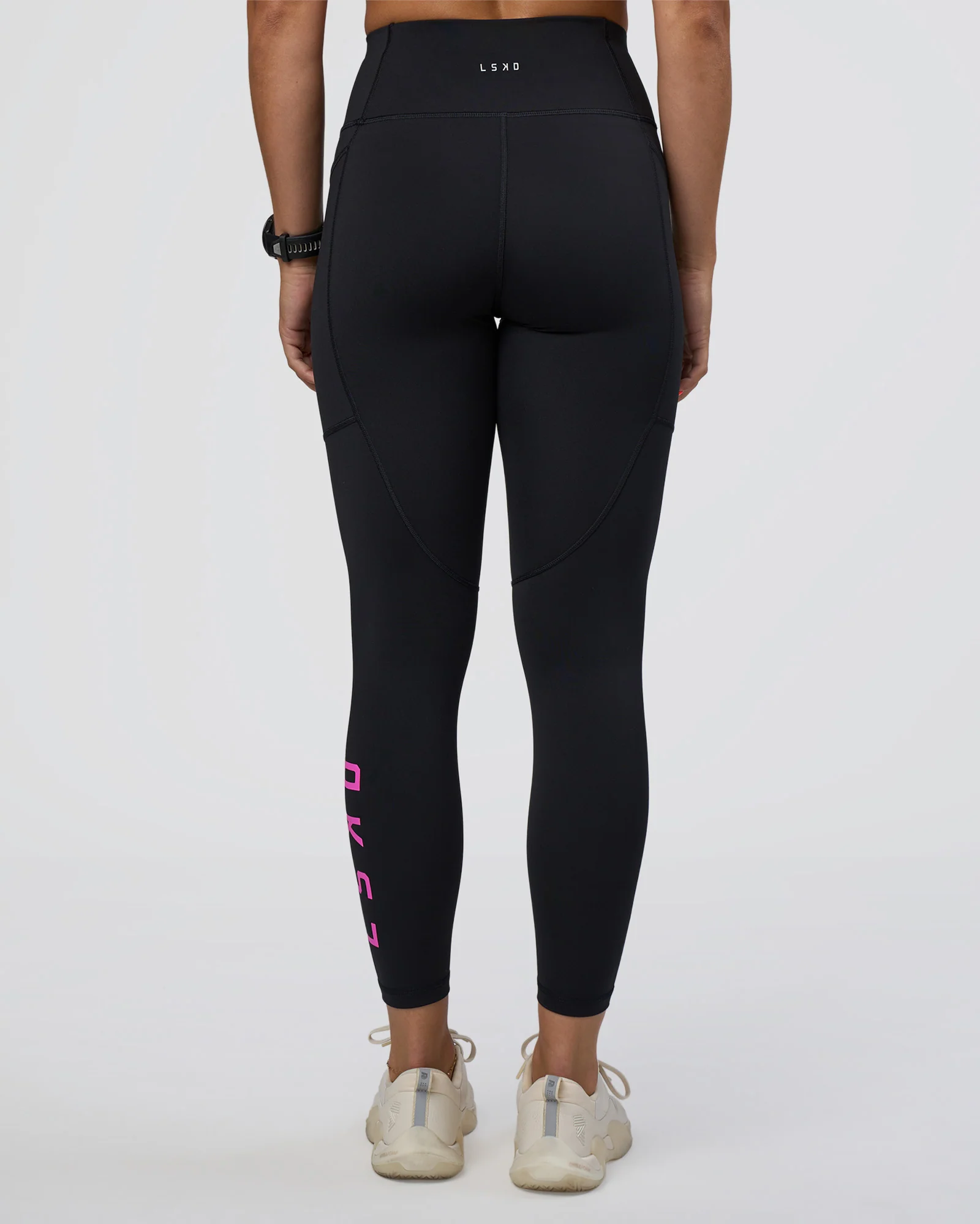 11500-rep-ultra-high-rise-7-8-legging-pockets-black-ultra-fuchsia-4.webp Rep Ultra High-Rise 7/8 Legging Pockets - Black-Ultra Fuchsia