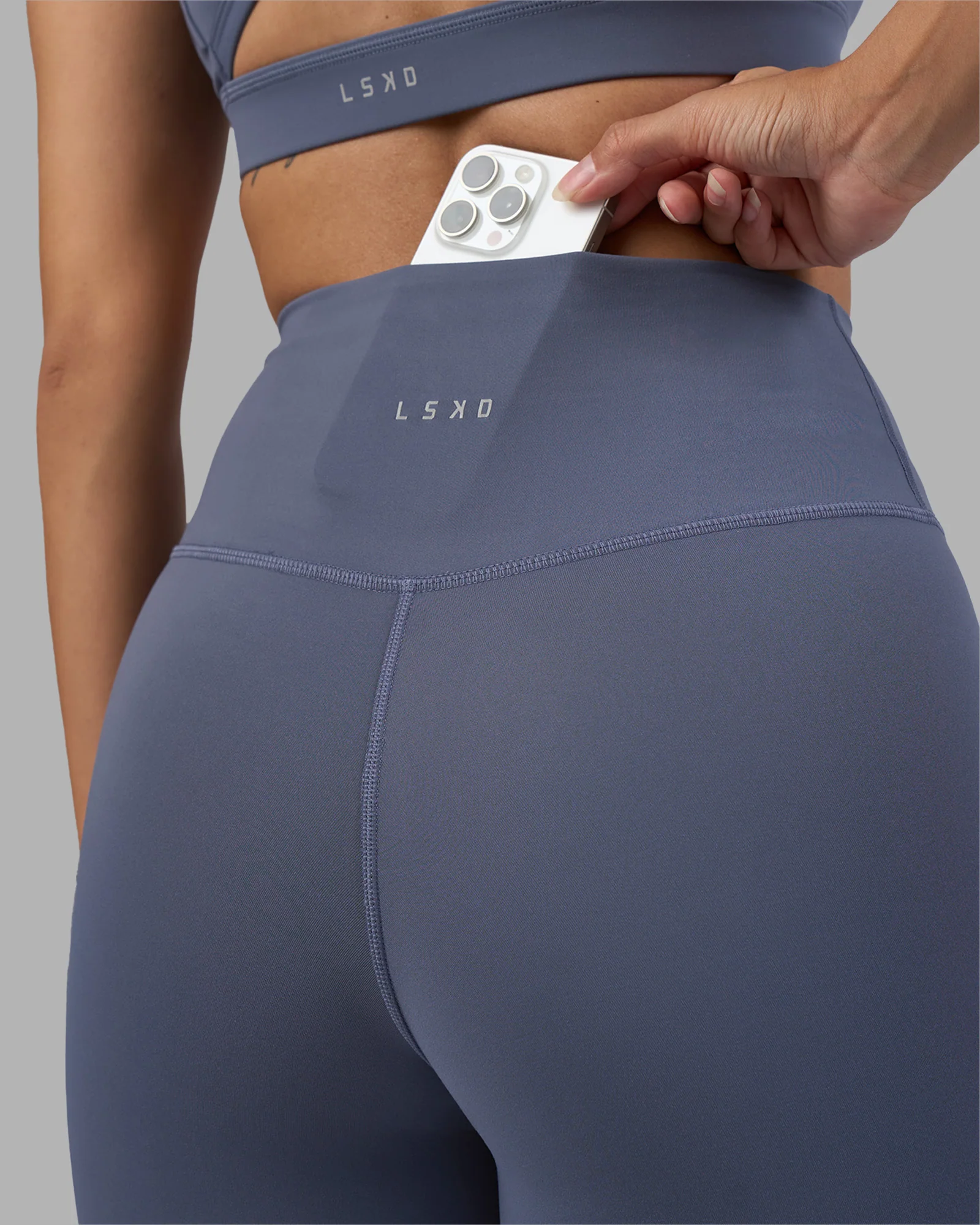 11558-fusion-ultra-high-rise-7-8-legging-night-shadow-2.webp Fusion Ultra High-Rise 7/8 Legging - Night Shadow