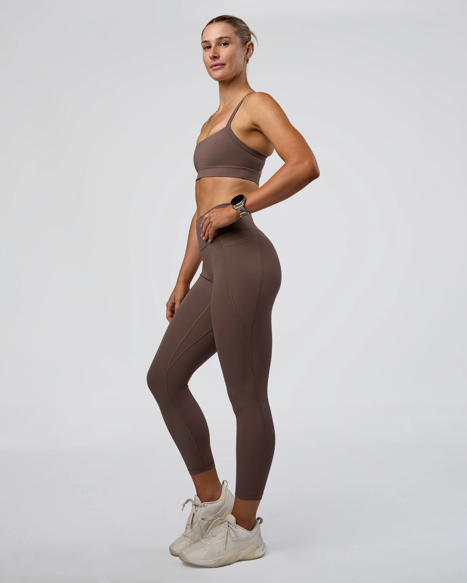 11603-fusion-ultra-high-rise-7-8-legging-pockets-peppercorn-2.webp Fusion Ultra High-Rise 7/8 Legging Pockets - Peppercorn