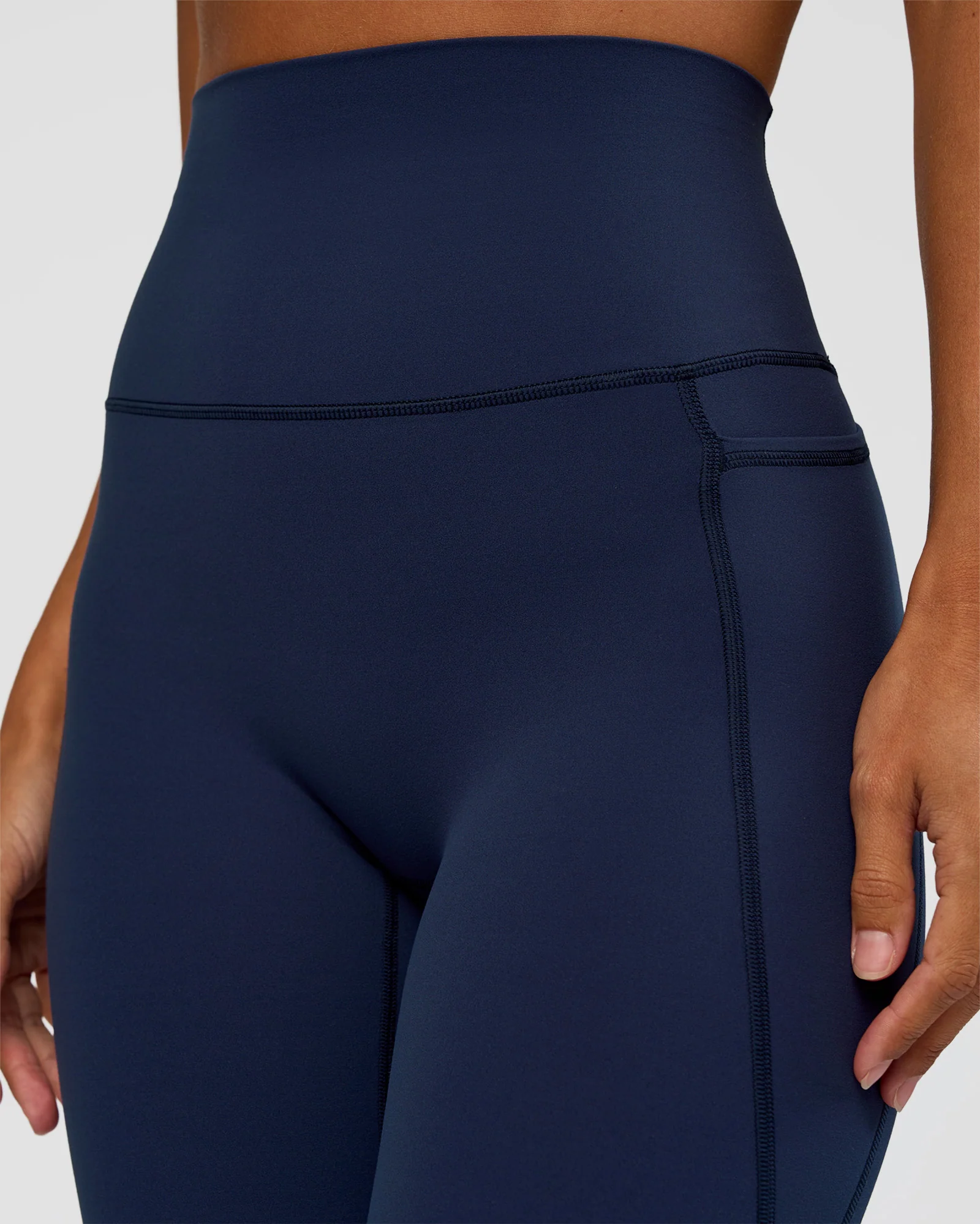 11639-elixir-ultra-high-rise-7-8-legging-pockets-future-navy-6.webp Elixir Ultra High-Rise 7/8 Legging Pockets - Future Navy