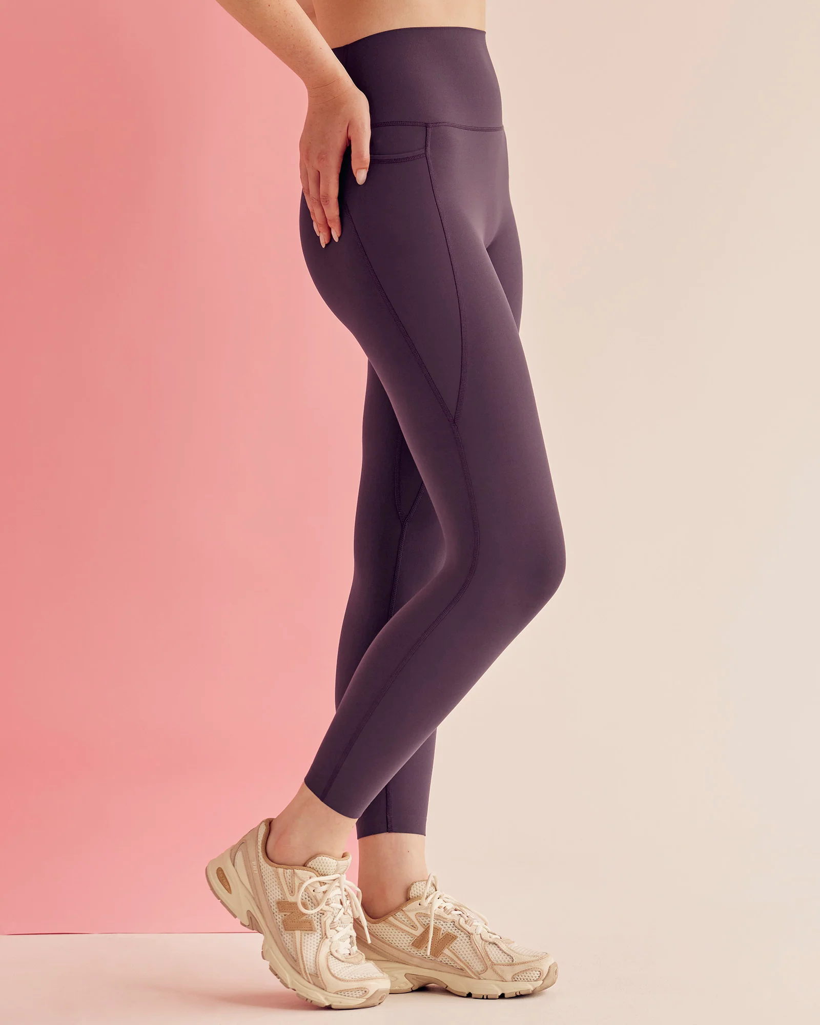 11648-elixir-ultra-high-rise-7-8-legging-pockets-midnight-plum-1.webp Elixir Ultra High-Rise 7/8 Legging Pockets - Midnight Plum