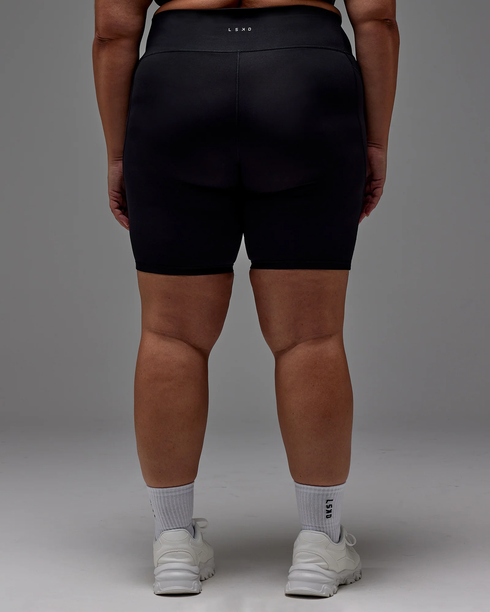 11657-fusion-ultra-high-rise-9-short-pockets-black-12.webp Fusion Ultra High-Rise 9" Short Pockets - Black