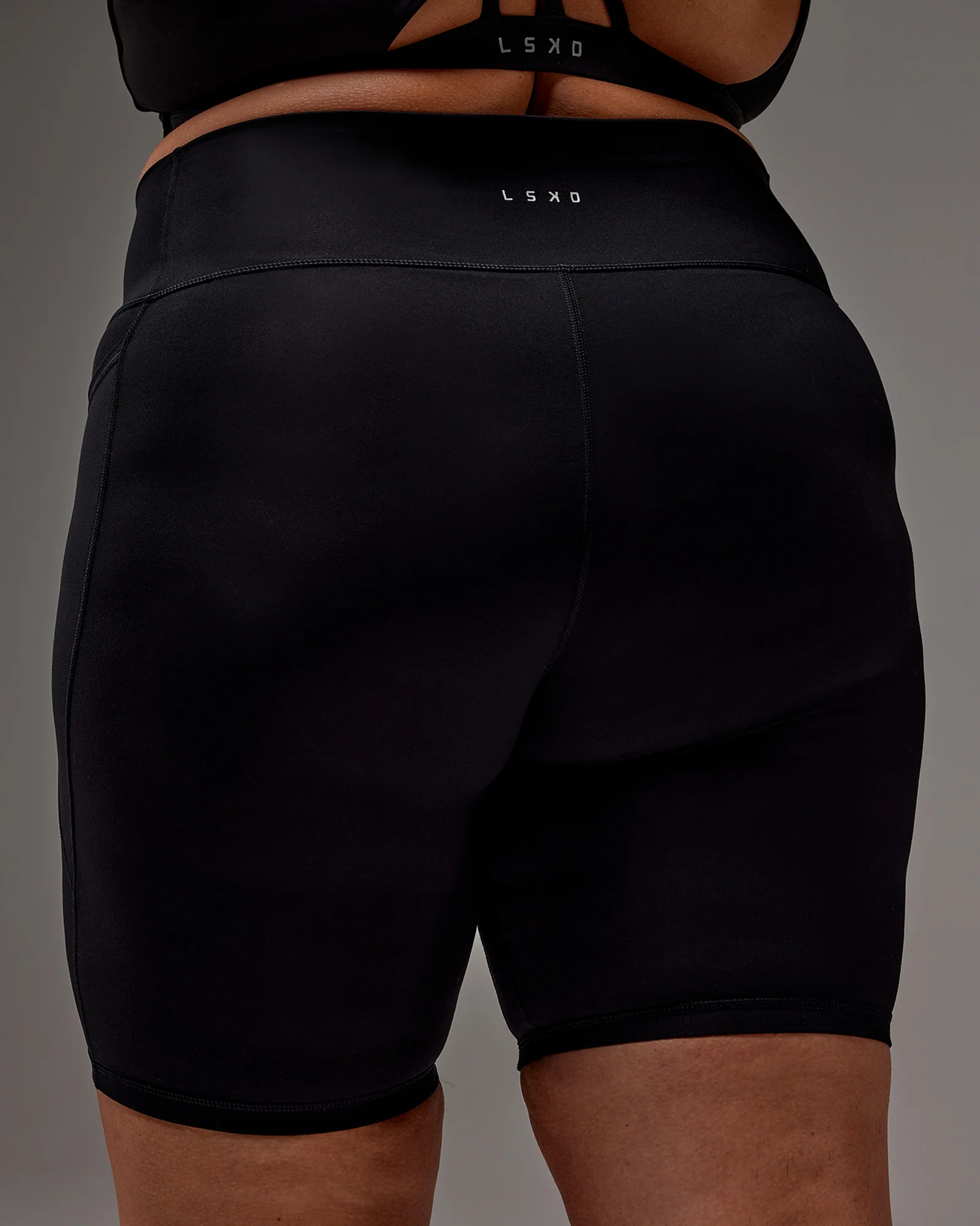 11657-fusion-ultra-high-rise-9-short-pockets-black-15.webp Fusion Ultra High-Rise 9" Short Pockets - Black