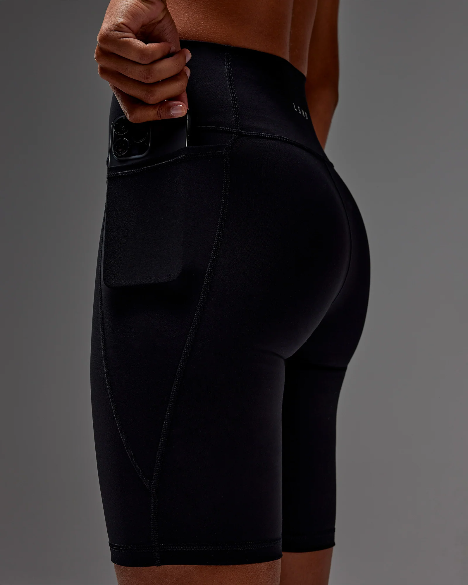 11657-fusion-ultra-high-rise-9-short-pockets-black-19.webp Fusion Ultra High-Rise 9" Short Pockets - Black