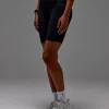 11657-fusion-ultra-high-rise-9-short-pockets-black-22.webp Fusion Ultra High-Rise 9" Short Pockets - Black