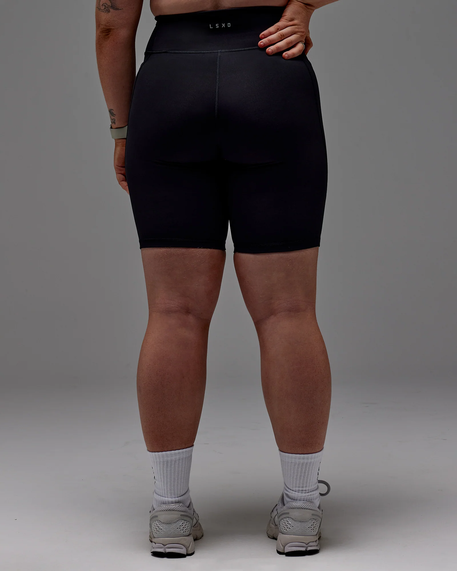 11657-fusion-ultra-high-rise-9-short-pockets-black-26.webp Fusion Ultra High-Rise 9" Short Pockets - Black