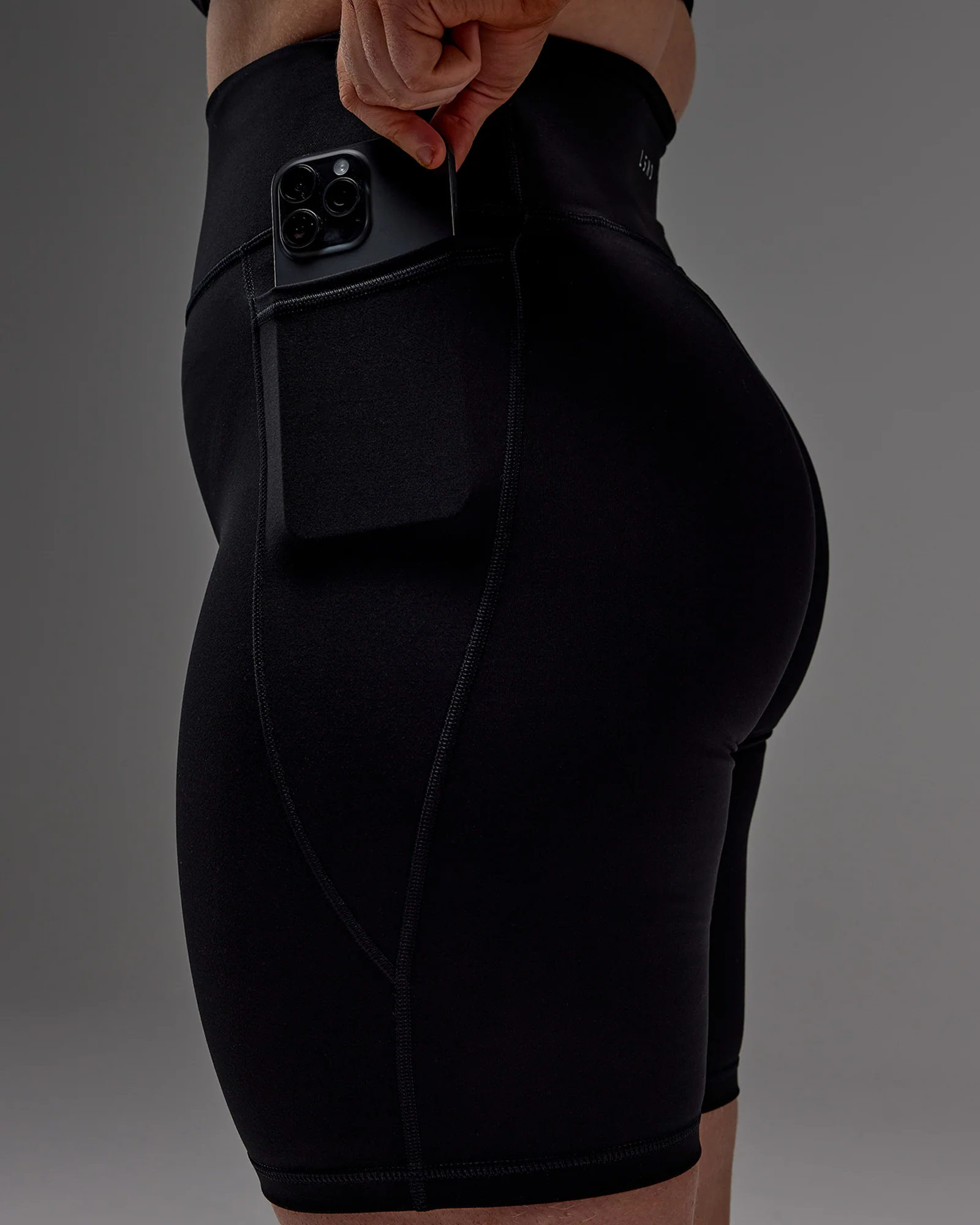 11657-fusion-ultra-high-rise-9-short-pockets-black-27.webp Fusion Ultra High-Rise 9" Short Pockets - Black