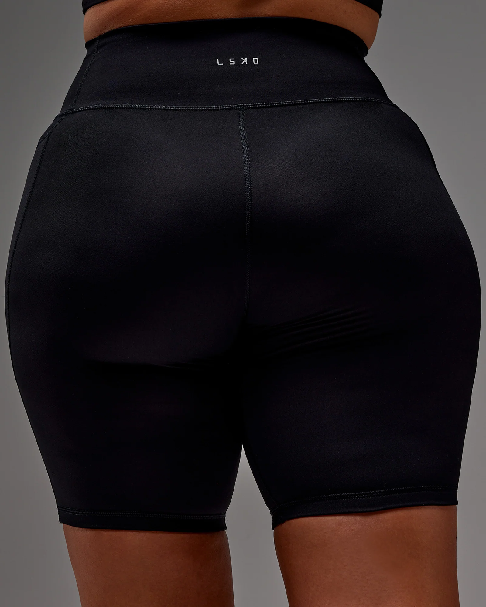 11657-fusion-ultra-high-rise-9-short-pockets-black-39.webp Fusion Ultra High-Rise 9" Short Pockets - Black