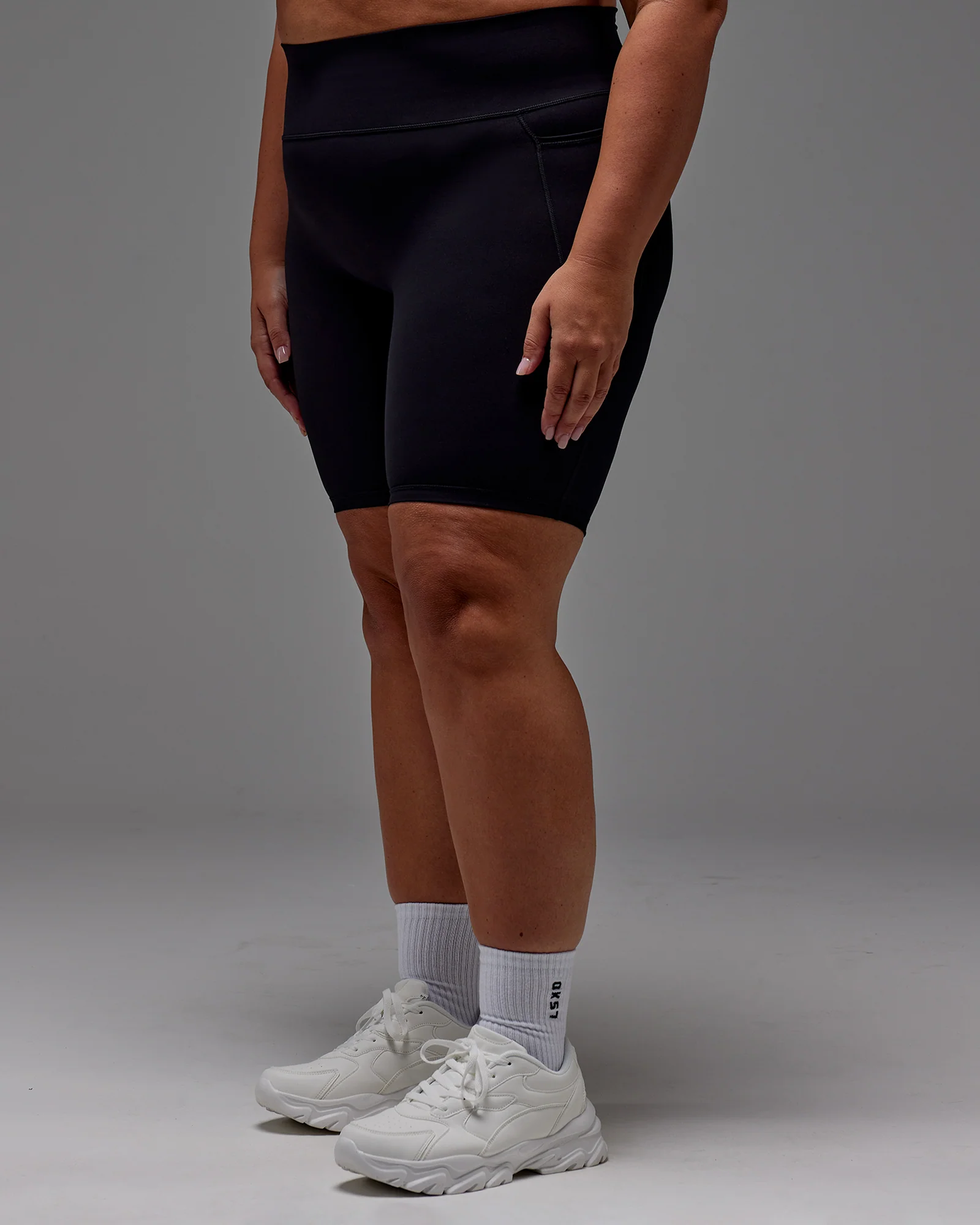 11657-fusion-ultra-high-rise-9-short-pockets-black-9.webp Fusion Ultra High-Rise 9" Short Pockets - Black