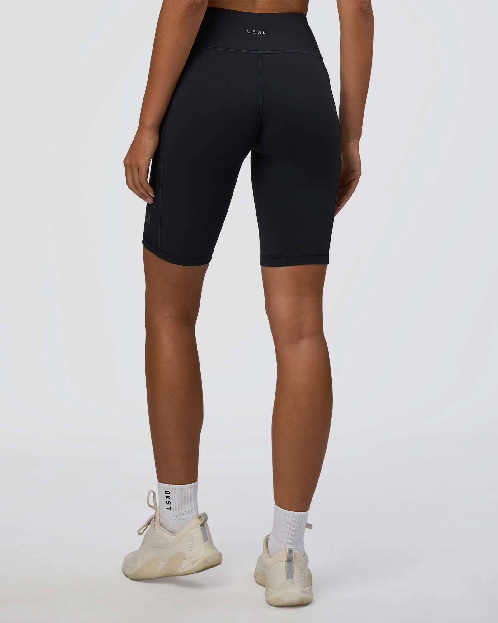 11666-rep-ultra-high-rise-9-short-pockets-black-black-4.webp Rep Ultra High-Rise 9" Short Pockets - Black-Black
