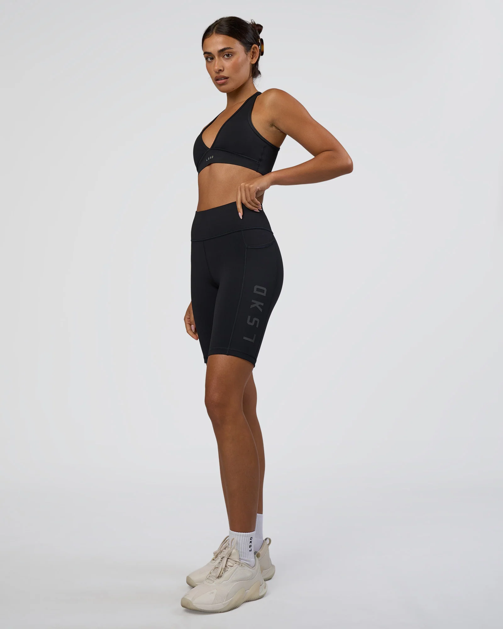 11666-rep-ultra-high-rise-9-short-pockets-black-black-5.webp Rep Ultra High-Rise 9" Short Pockets - Black-Black