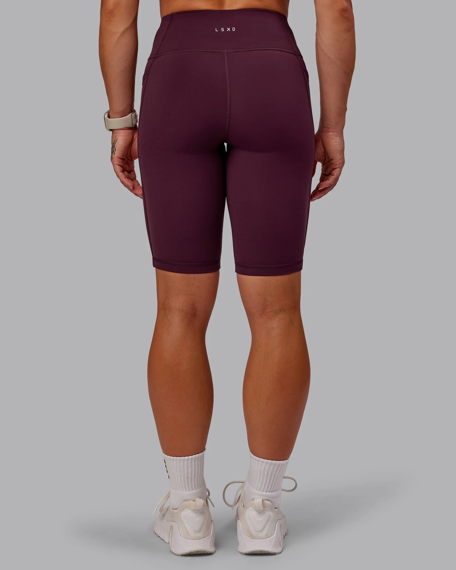 11702-rep-ultra-high-rise-9-short-pockets-cherry-lacquer-marshmallow-4.webp Rep Ultra High-Rise 9" Short Pockets - Cherry Lacquer-Marshmallow