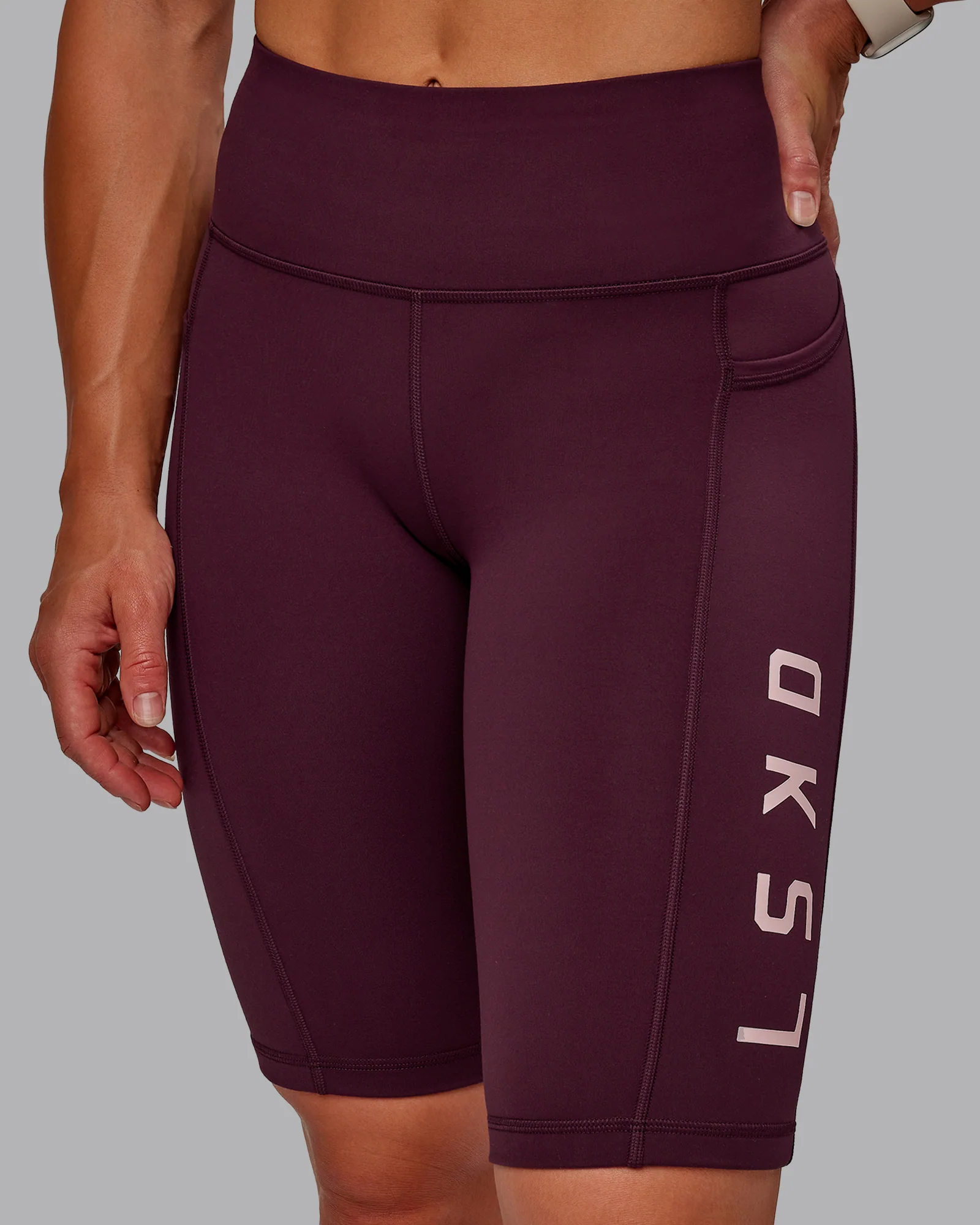 11702-rep-ultra-high-rise-9-short-pockets-cherry-lacquer-marshmallow-6.webp Rep Ultra High-Rise 9" Short Pockets - Cherry Lacquer-Marshmallow