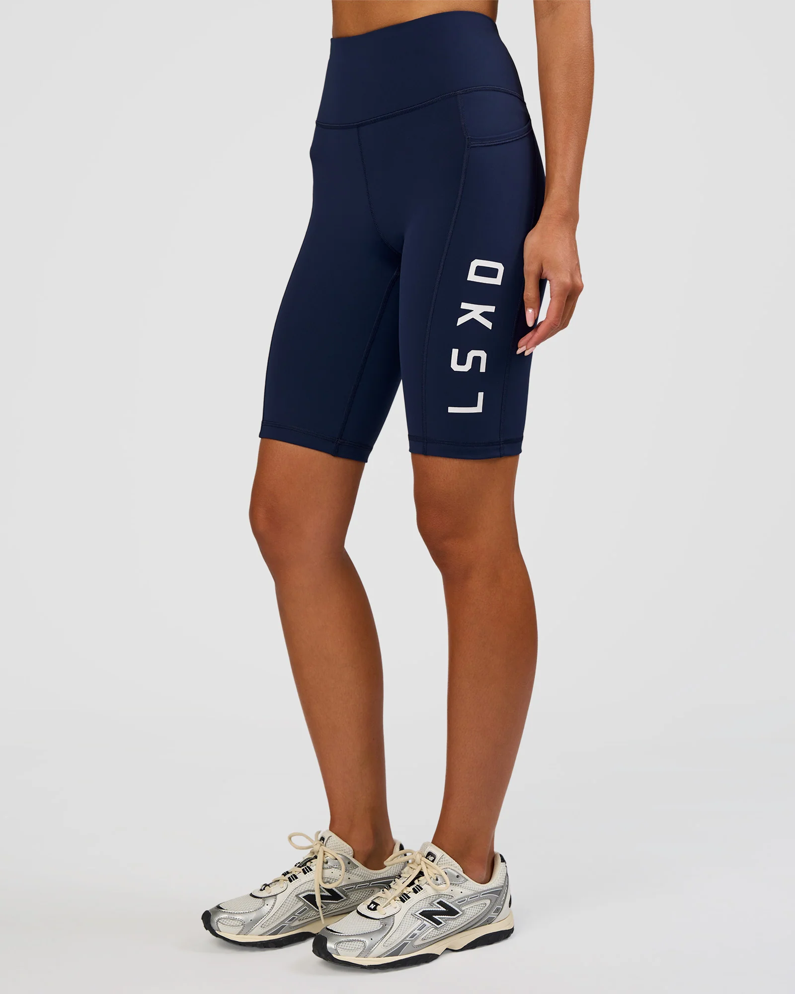 11729-rep-ultra-high-rise-9-short-pockets-future-navy-white-5.webp Rep Ultra High-Rise 9" Short Pockets - Future Navy-White