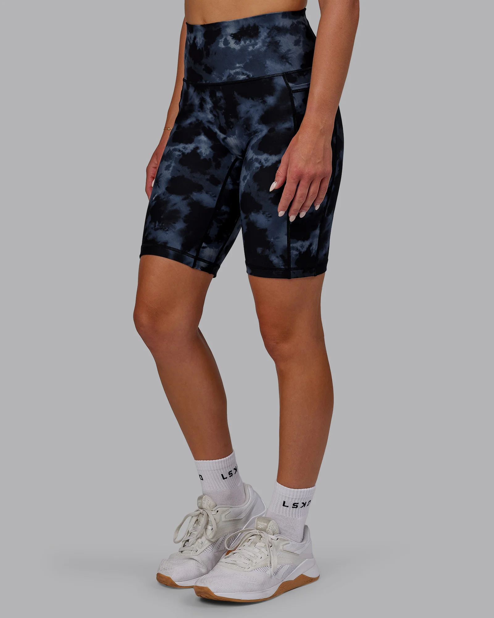 11738-fusion-ultra-high-rise-9-short-pockets-tie-dye-midnight-1.webp Fusion Ultra High-Rise 9" Short Pockets - Tie Dye-Midnight