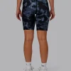 11738-fusion-ultra-high-rise-9-short-pockets-tie-dye-midnight-4.webp Fusion Ultra High-Rise 9" Short Pockets - Tie Dye-Midnight