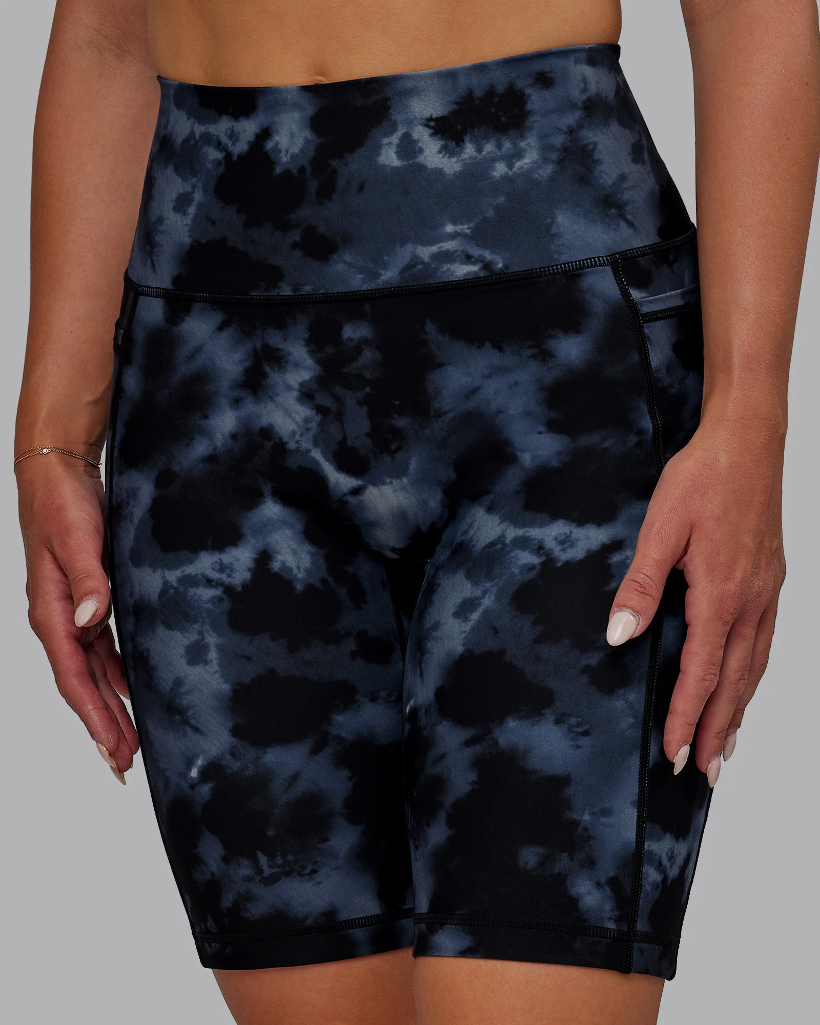 11738-fusion-ultra-high-rise-9-short-pockets-tie-dye-midnight-6.webp Fusion Ultra High-Rise 9" Short Pockets - Tie Dye-Midnight
