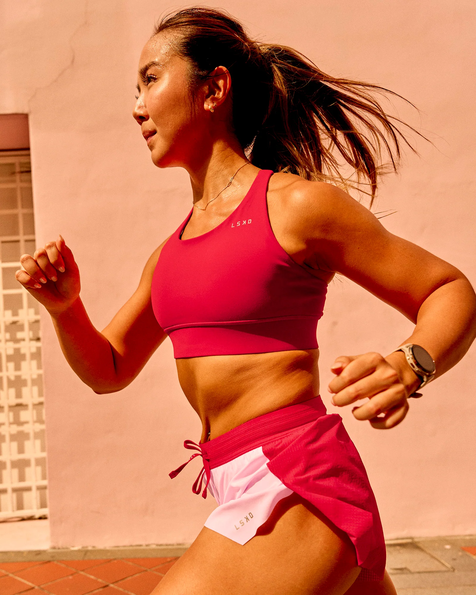 1174-accelerate-sports-bra-scarlet-1.webp Accelerate Sports Bra - Scarlet
