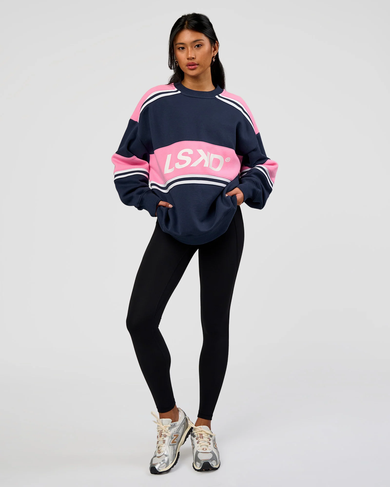 11747-a-team-sweater-oversize-future-navy-candy-pink-11.webp A-Team Sweater Oversize - Future Navy-Candy Pink