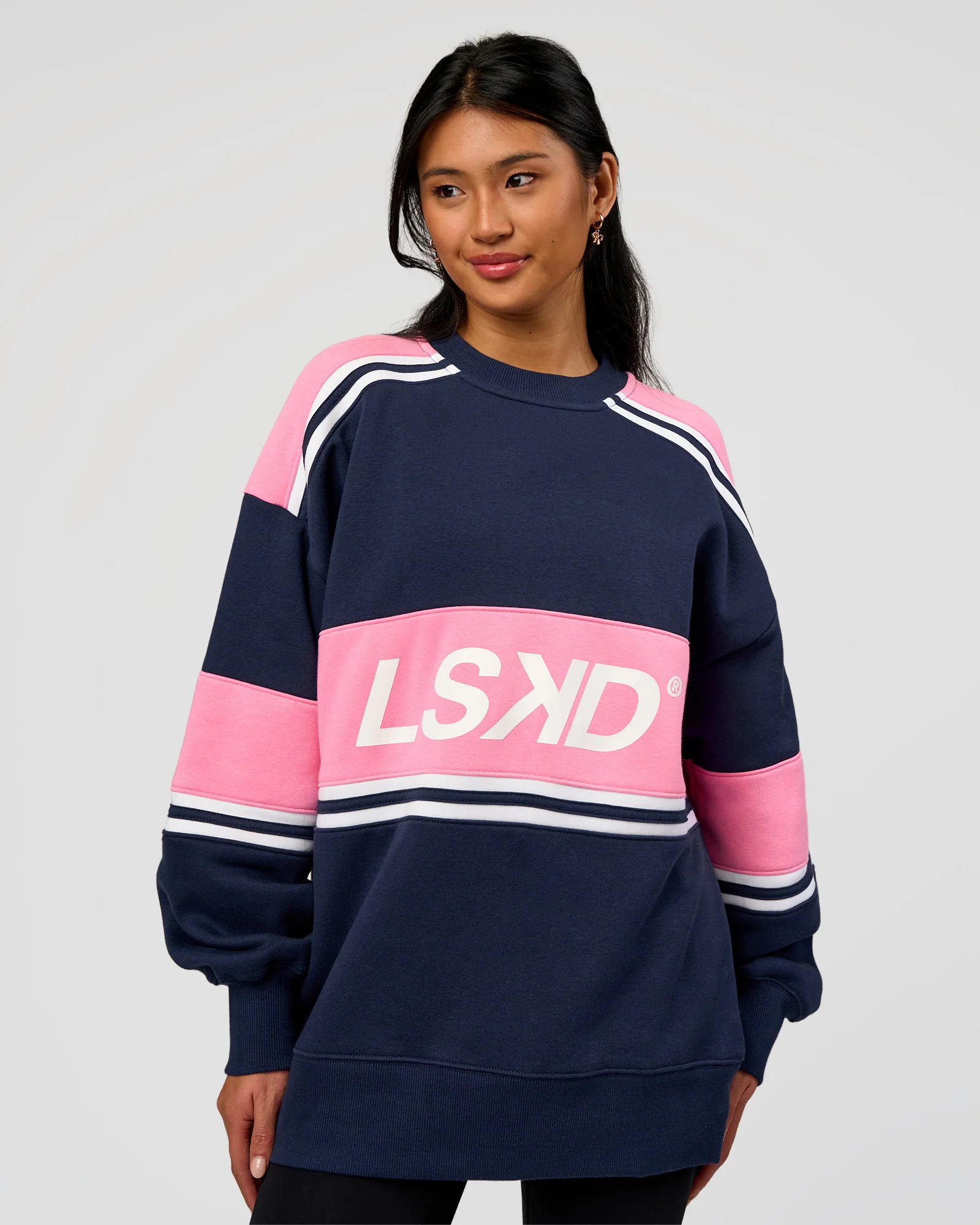 11747-a-team-sweater-oversize-future-navy-candy-pink-4.webp A-Team Sweater Oversize - Future Navy-Candy Pink