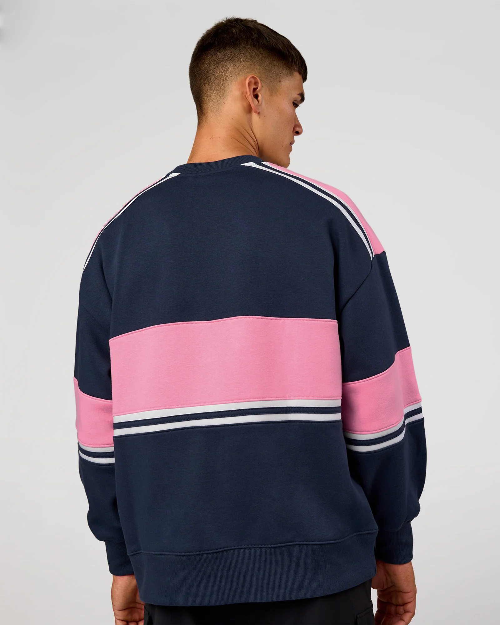 11747-a-team-sweater-oversize-future-navy-candy-pink-6.webp A-Team Sweater Oversize - Future Navy-Candy Pink