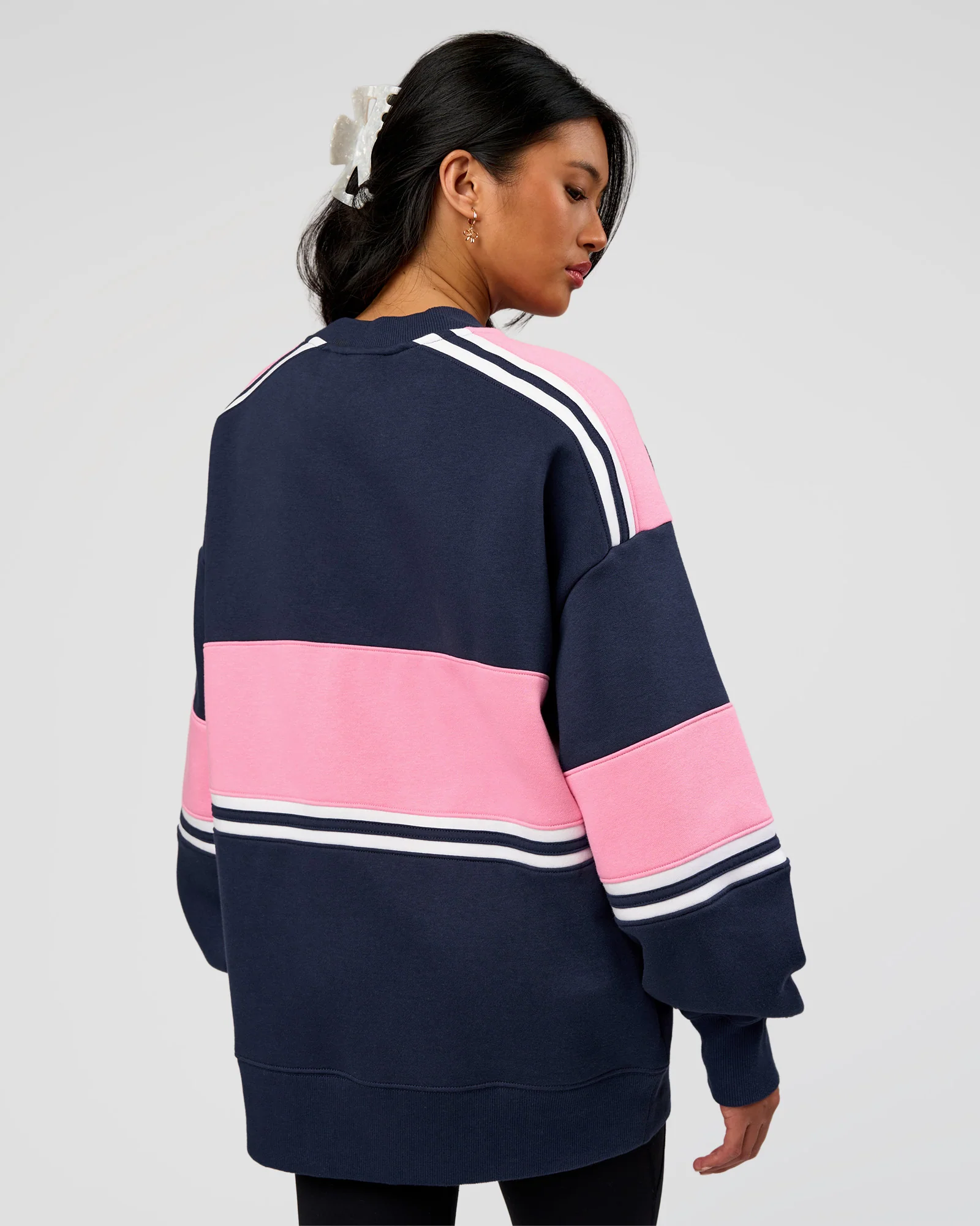 11747-a-team-sweater-oversize-future-navy-candy-pink-8.webp A-Team Sweater Oversize - Future Navy-Candy Pink